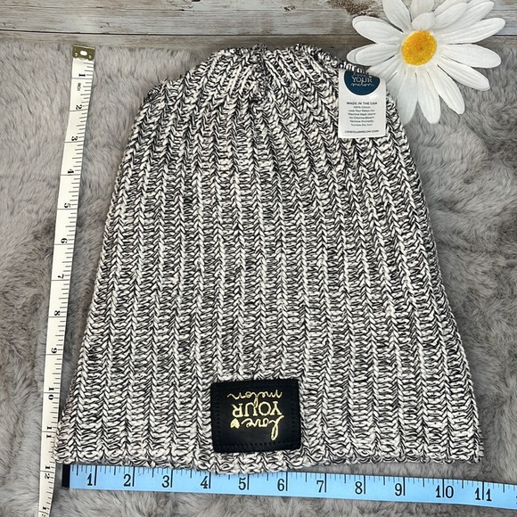 Love your Melon - Unisex - Marled Black & White Beanie - Picture 3 of 4
